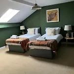 The Wing At Brook Hall Nr York & Leeds - Free Hot Tub