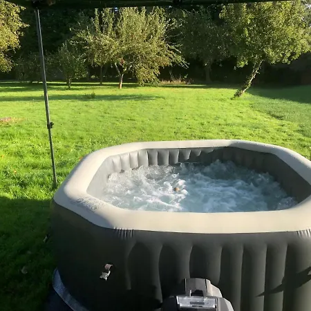 Nyaraló The Wing & Gardens With Free Hot Tub & Hard Tennis Court At Brook Hall Nr York & Leeds *