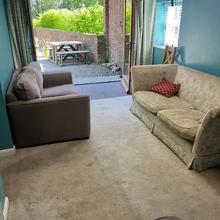 Дом отдыха The Wing At Brook Hall Nr York & Leeds - Free Hot Tub Тадкастер