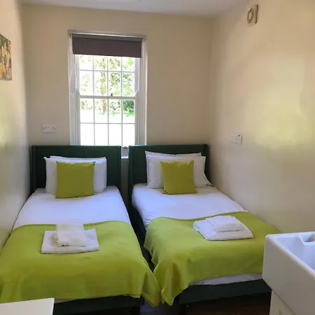 Holiday home The Wing At Brook Hall Nr York & Leeds - Free Hot Tub Tadcaster