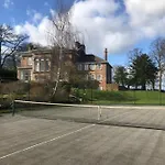 The Wing At Brook Hall Nr York & Leeds - Free Hot Tub Holiday home Tadcaster