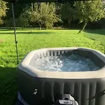 Holiday home The Wing At Brook Hall Nr York & Leeds - Free Hot Tub *